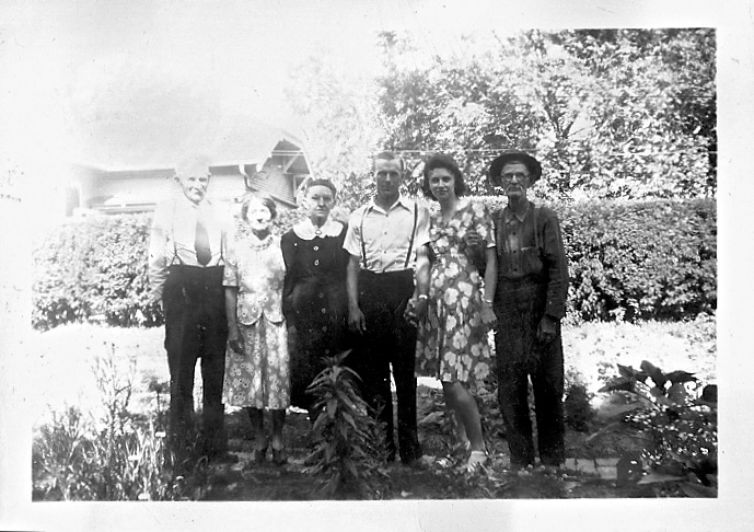 1944-Carl-Rhodie-Scott-ElviraBlevens-Albert-MaryHelenScott-Andrew-Blevens.jpg